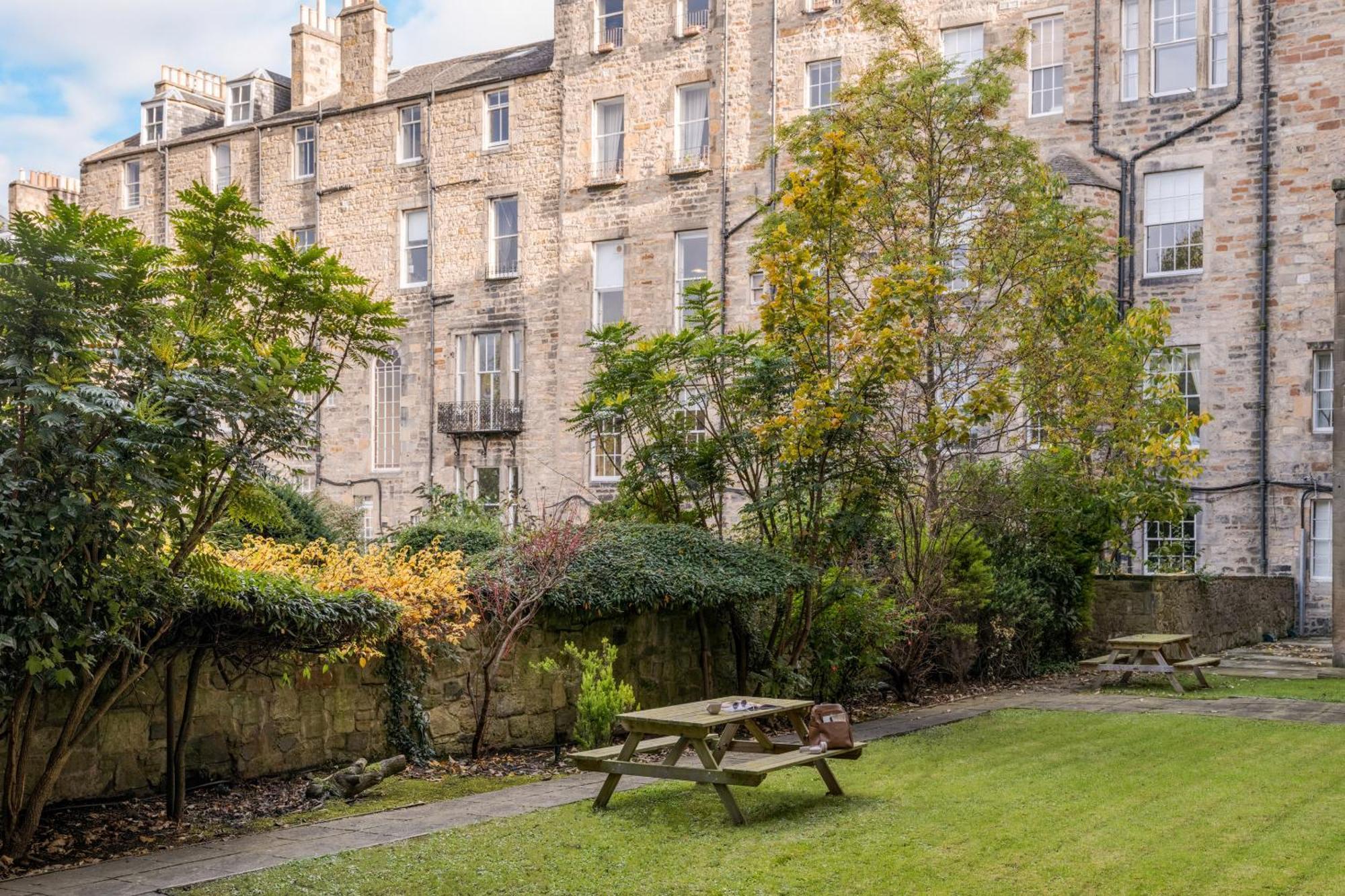 Sonder Royal Garden Aparthotel Edinburgh Exterior photo
